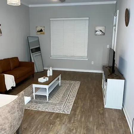 Riverfront Farmhouse Apartamento